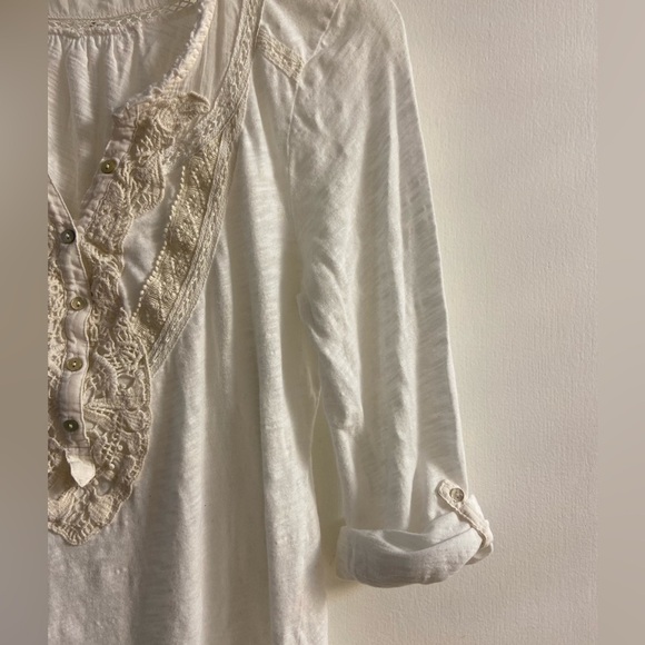 Meadow Rue Anthropologie pop over top 1/4 button up cream Medium - Picture 4 of 7